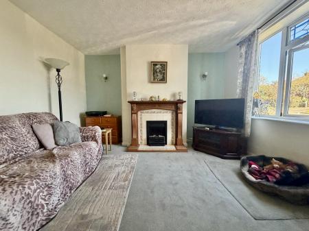2 bedroom Terraced House for sale in The Drift, Barrowby, Grantham, NG32