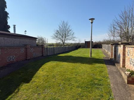 2 bedroom Terraced House for sale in The Drift, Barrowby, Grantham, NG32