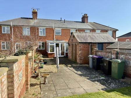 2 bedroom Terraced House for sale in The Drift, Barrowby, Grantham, NG32
