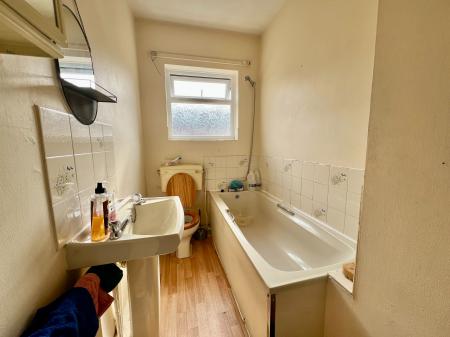 2 bedroom Terraced House for sale in College Street, Grantham, NG31
