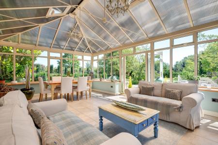 6 bedroom Detached house for sale in Church Lane, Brandon, Grantham, NG32