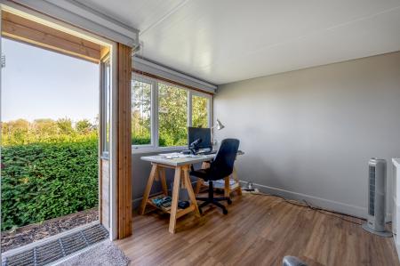 6 bedroom Detached house for sale in Church Lane, Brandon, Grantham, NG32