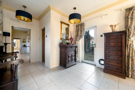 6 bedroom Detached house for sale in Church Lane, Brandon, Grantham, NG32