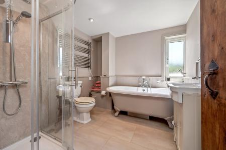 6 bedroom Detached house for sale in Church Lane, Brandon, Grantham, NG32