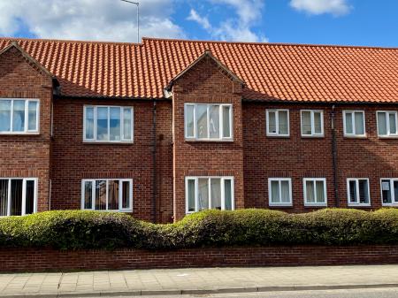 1 bedroom Flat for sale in Premier Court, Grantham, NG31