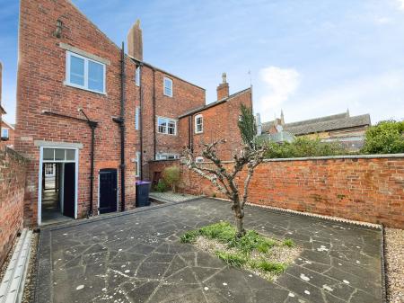 1 bedroom Flat for sale in Avenue Road, Grantham, NG31