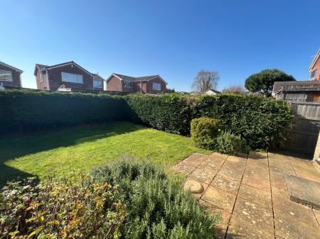 3 bedroom Detached house to let in Hedgefield Road, Barrowby, Barrowby, Grantham, NG32