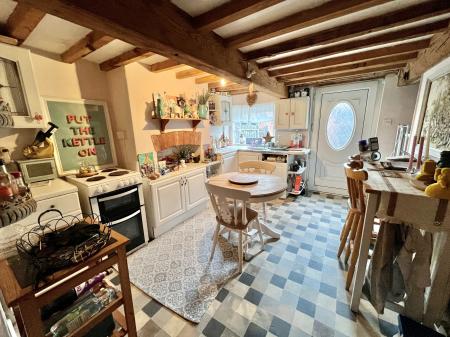 2 bedroom Cottage for sale in High Road, Londonthorpe, Grantham, NG31