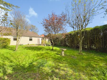 2 bedroom Bungalow for sale in Gorse Road, Grantham, NG31