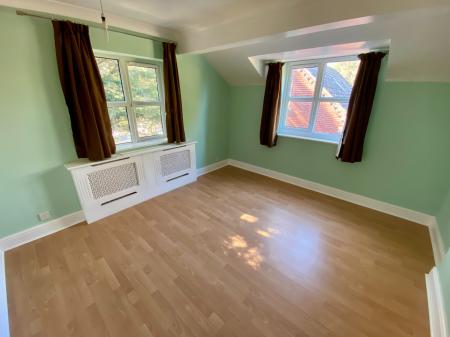 6 bedroom Detached house for sale in Manthorpe Road, Grantham, Grantham, NG31