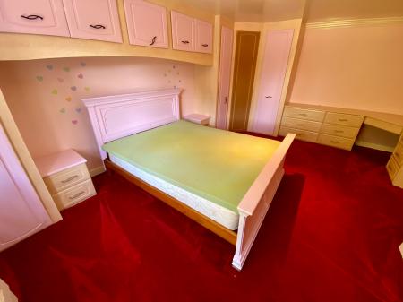 6 bedroom Detached house for sale in Manthorpe Road, Grantham, Grantham, NG31