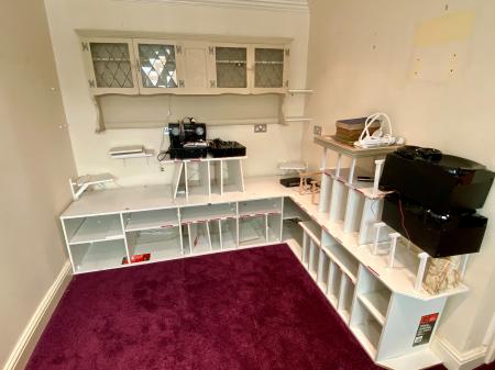 6 bedroom Detached house for sale in Manthorpe Road, Grantham, Grantham, NG31