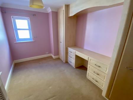 6 bedroom Detached house for sale in Manthorpe Road, Grantham, Grantham, NG31