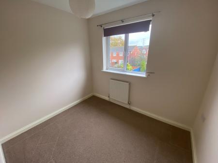 3 bedroom Semi-detached house for sale in Sunningdale, Grantham, NG31