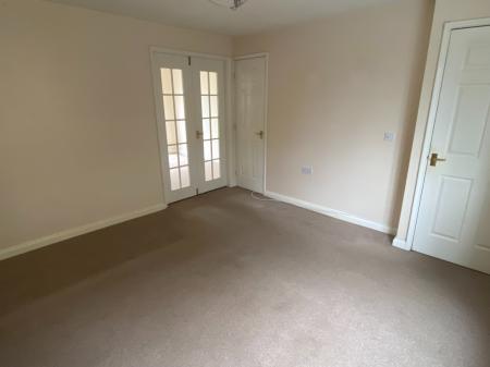 3 bedroom Semi-detached house for sale in Sunningdale, Grantham, NG31