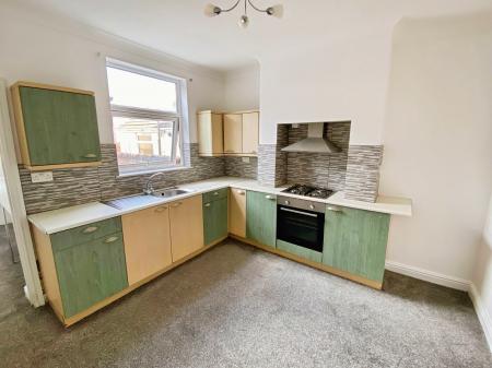 2 bedroom Terraced House for sale in Oxford Street, Grantham, NG31