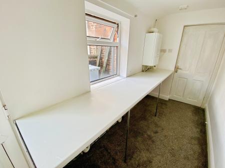 2 bedroom Terraced House for sale in Oxford Street, Grantham, NG31