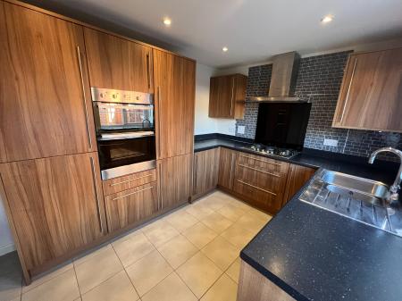 4 bedroom Detached house to let in Bradley Drive, Grantham, NG31