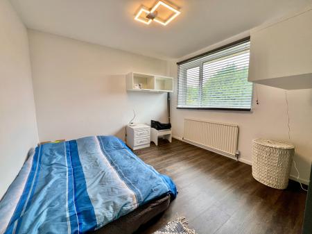 3 bedroom Semi-detached house for sale in Wroxall Drive, Grantham, Grantham, NG31