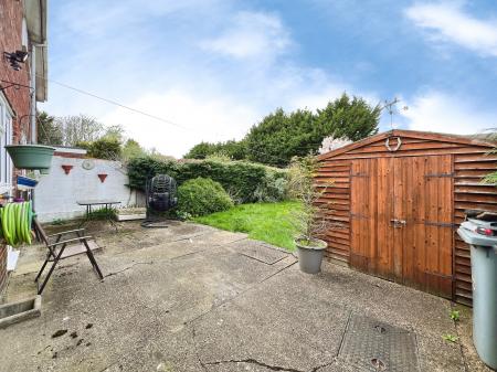 3 bedroom Semi-detached house for sale in Wroxall Drive, Grantham, Grantham, NG31