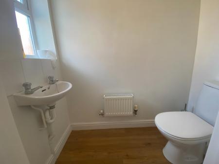 2 bedroom Terraced House to let in Yeldersley Court, Grantham, NG31