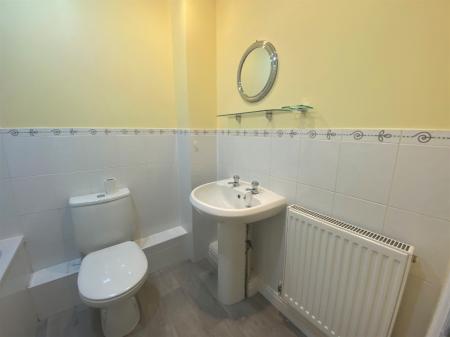 2 bedroom Terraced House to let in Yeldersley Court, Grantham, NG31