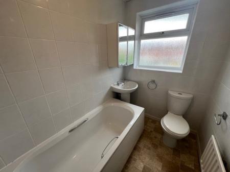 2 bedroom Semi-detached house to let in Trent Road, Grantham, NG31