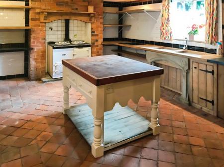 4 bedroom Town house for sale in 4 Barrowby Road, Grantham, NG31