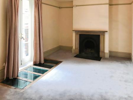 4 bedroom Town house for sale in 4 Barrowby Road, Grantham, NG31