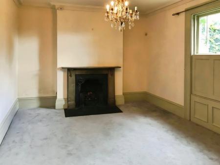 4 bedroom Town house for sale in 4 Barrowby Road, Grantham, NG31