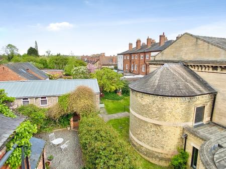 4 bedroom Town house for sale in 4 Barrowby Road, Grantham, NG31