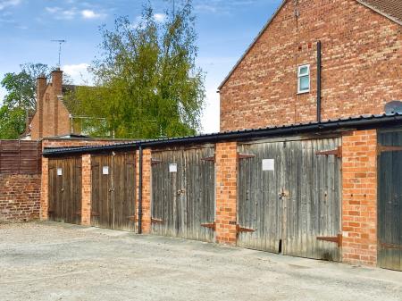 4 bedroom Town house for sale in 4 Barrowby Road, Grantham, NG31