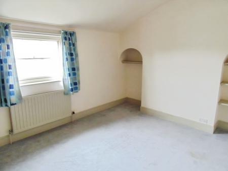 4 bedroom Town house for sale in 4 Barrowby Road, Grantham, NG31