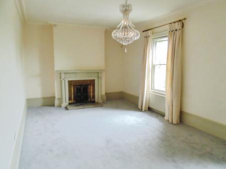 4 bedroom Town house for sale in 4 Barrowby Road, Grantham, NG31