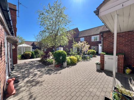 2 bedroom Flat for sale in Premier Court, Grantham, Grantham, NG31