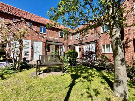 2 bedroom Flat for sale in Premier Court, Grantham, Grantham, NG31