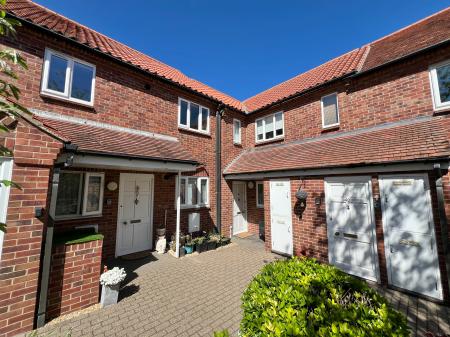 2 bedroom Flat for sale in Premier Court, Grantham, Grantham, NG31