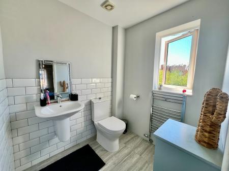 4 bedroom Detached house for sale in Cotswold Drive, Gonerby Hill Foot, Grantham, NG31