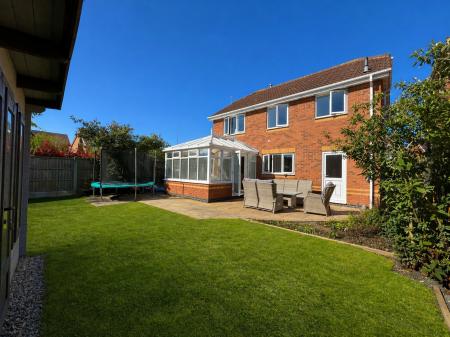 4 bedroom Detached house for sale in Cotswold Drive, Gonerby Hill Foot, Grantham, NG31