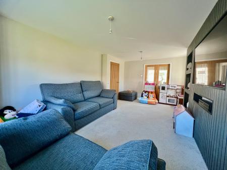 4 bedroom Detached house for sale in Cotswold Drive, Gonerby Hill Foot, Grantham, NG31