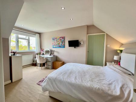 3 bedroom Semi-detached house for sale in Gorse Rise, Grantham, NG31
