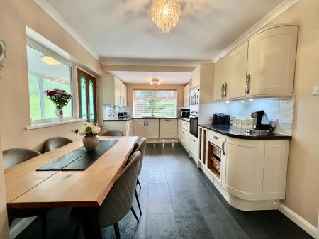 3 bedroom Semi-detached house for sale in Gorse Rise, Grantham, NG31