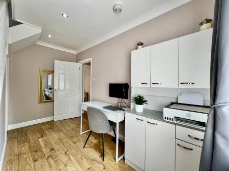 3 bedroom Semi-detached house for sale in Gorse Rise, Grantham, NG31