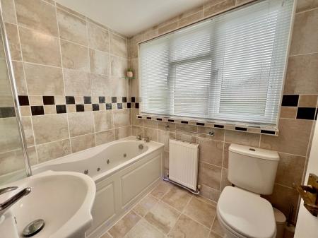3 bedroom Semi-detached house for sale in Gorse Rise, Grantham, NG31