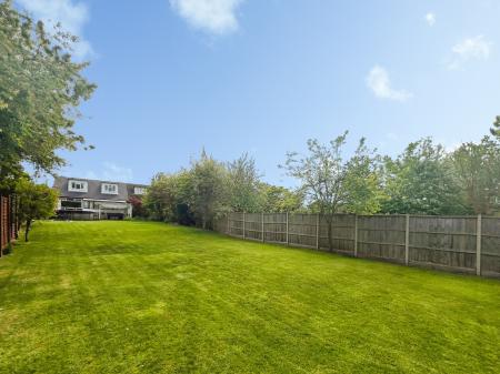 3 bedroom Semi-detached house for sale in Gorse Rise, Grantham, NG31