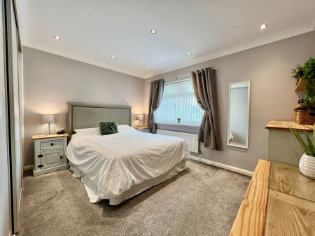 3 bedroom Semi-detached house for sale in Gorse Rise, Grantham, NG31