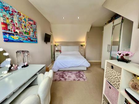 3 bedroom Semi-detached house for sale in Gorse Rise, Grantham, NG31