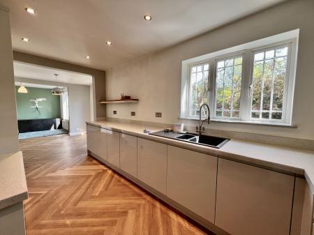 4 bedroom Detached house for sale in Rosedale Drive, Grantham, NG31