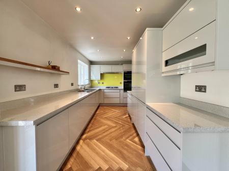 4 bedroom Detached house for sale in Rosedale Drive, Grantham, NG31