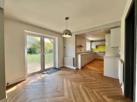 4 bedroom Detached house for sale in Rosedale Drive, Grantham, NG31